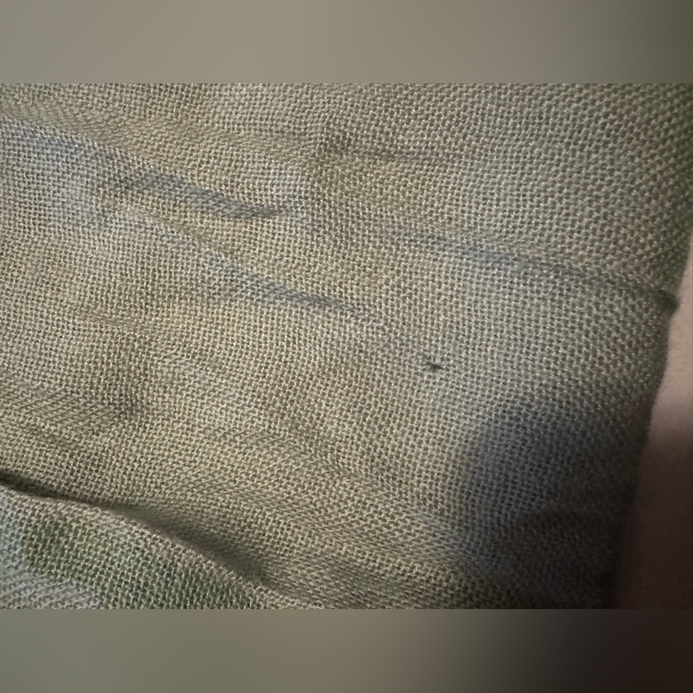 💯 % AUTHENTIC Burberry Linen Scarf in soft green /yellow hues - Picture 3 of 3
